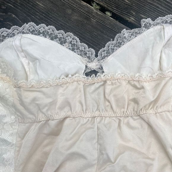 VINTAGE LACY STRAPLESS BODYSUIT SIZE MEDIUM - Picture 5 of 9